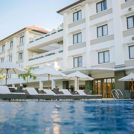 Sahid T-More Hotel Kupang  Exterior photo