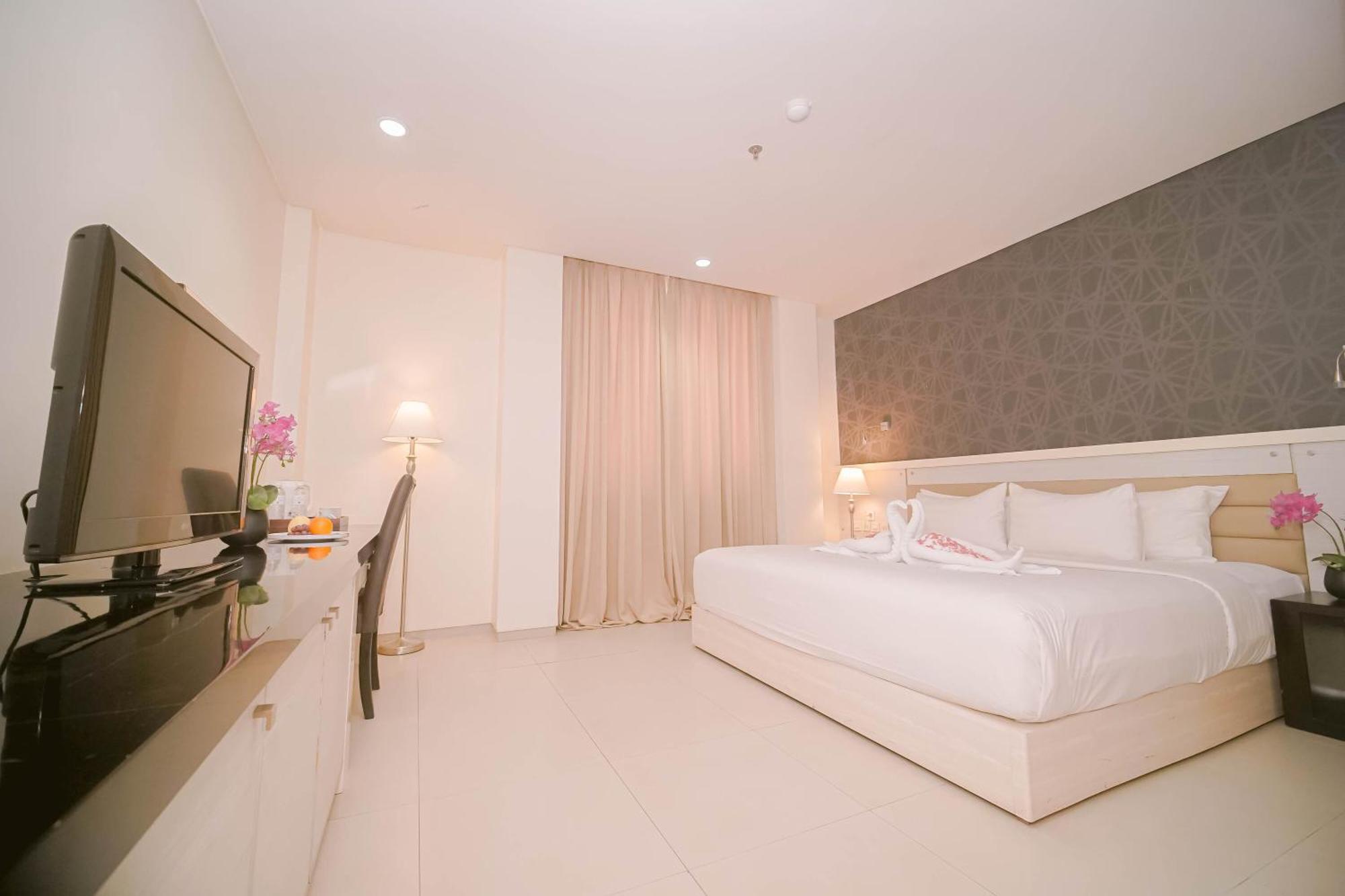 Sahid T-More Hotel Kupang  Exterior photo
