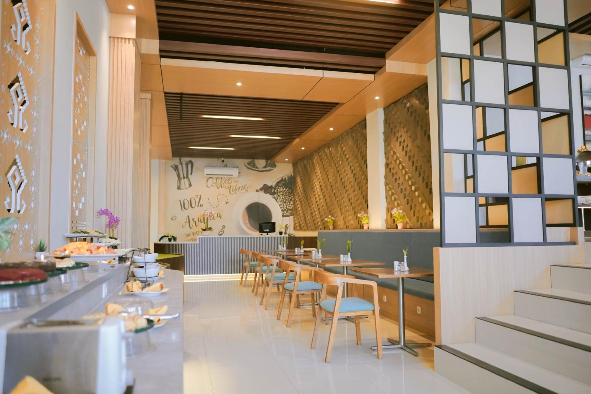 Sahid T-More Hotel Kupang  Exterior photo