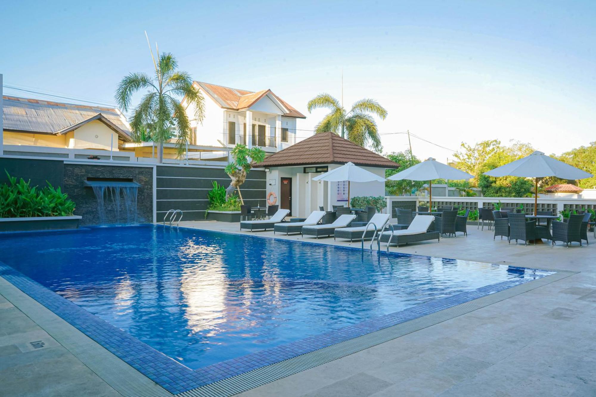 Sahid T-More Hotel Kupang  Exterior photo