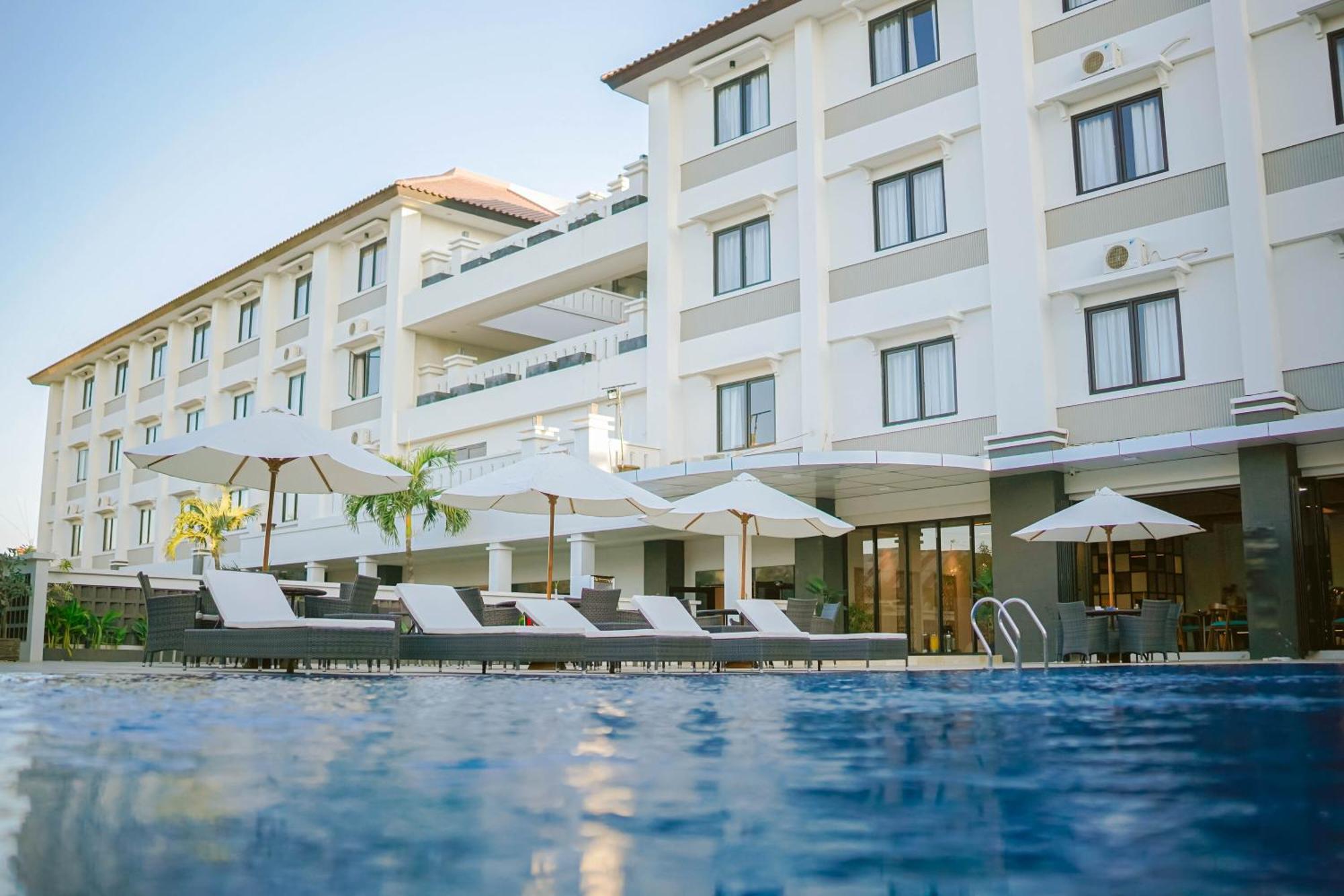 Sahid T-More Hotel Kupang  Exterior photo