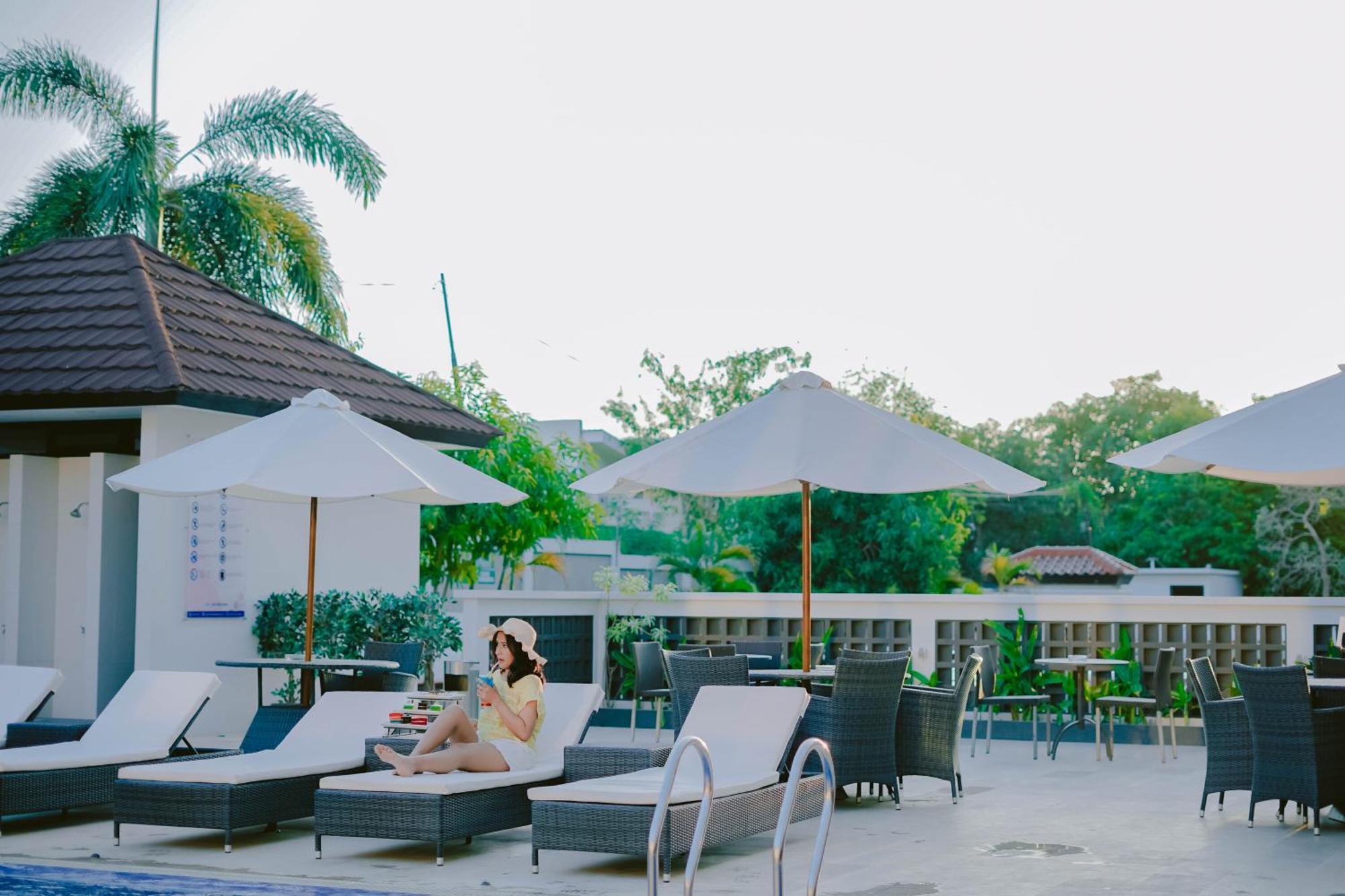 Sahid T-More Hotel Kupang  Exterior photo