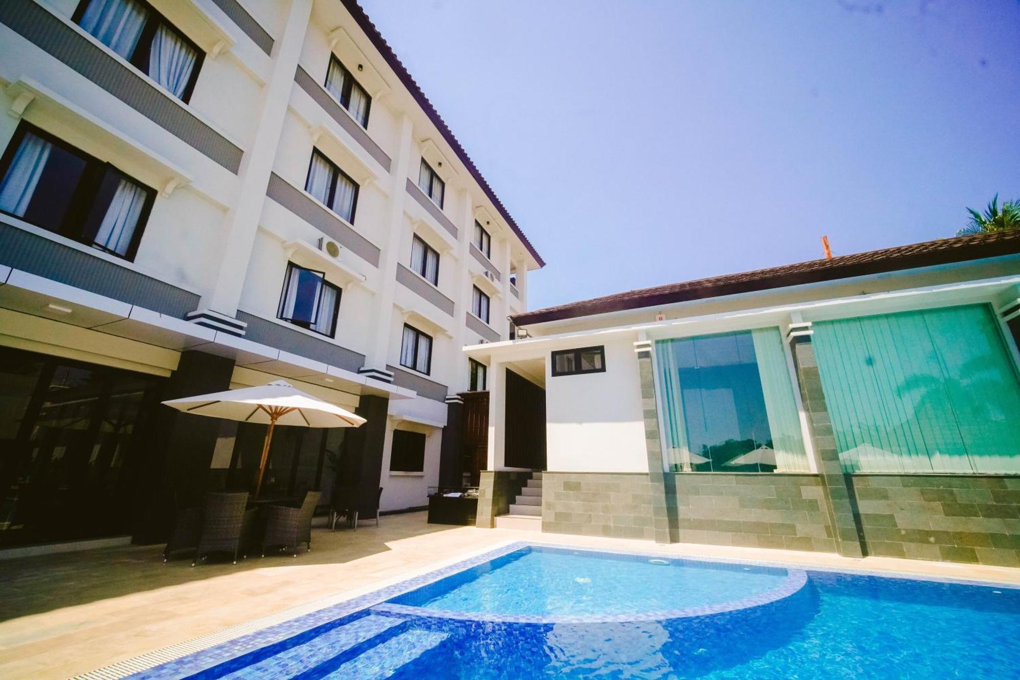 Sahid T-More Hotel Kupang  Exterior photo