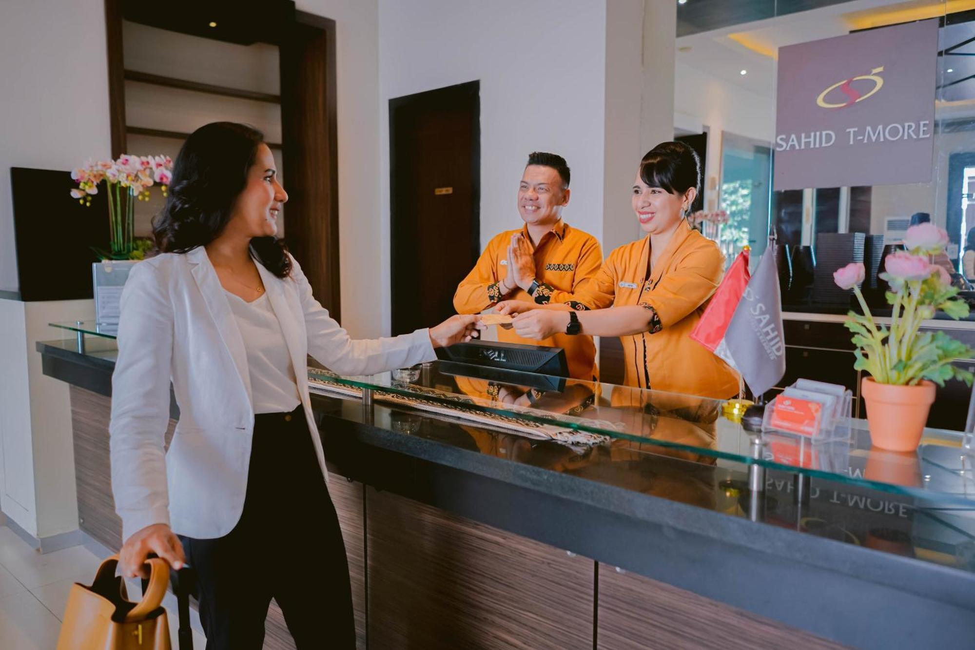 Sahid T-More Hotel Kupang  Exterior photo