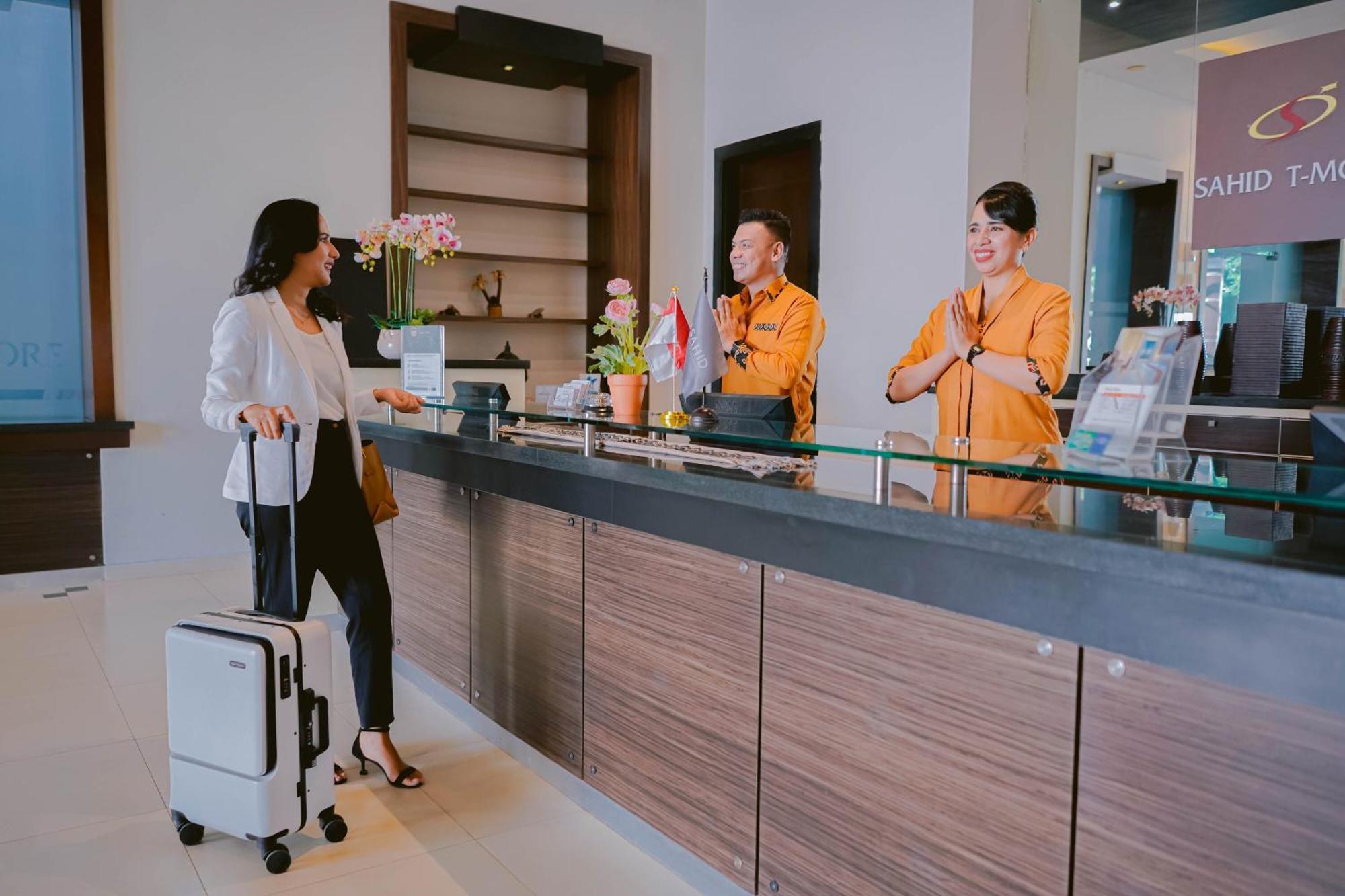 Sahid T-More Hotel Kupang  Exterior photo