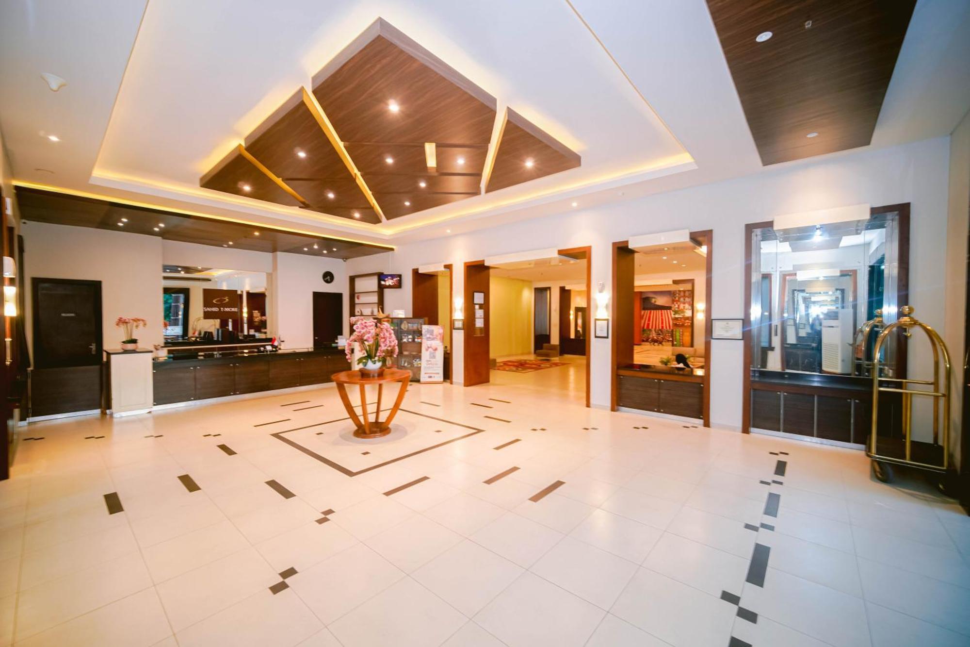 Sahid T-More Hotel Kupang  Exterior photo